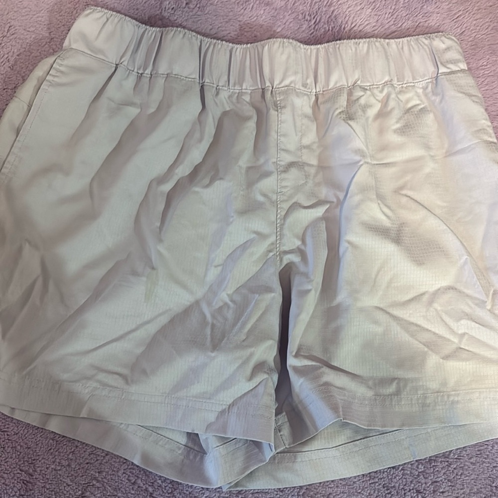 Columbia athletic shorts